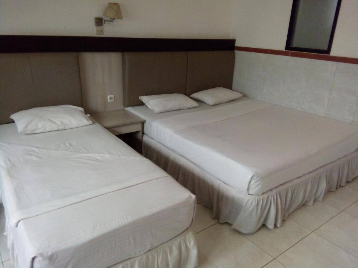 Surakarta Hotel *